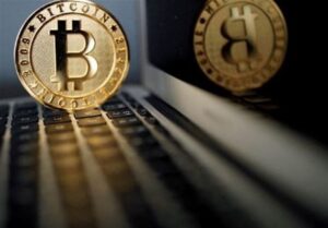 بیت‌کوین برای اولین بار از مرز 121 هزار دلار عبور کرد