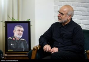 حضور رئیس مجلس در منزل شهیدان طهرانچی، شادمانی و حاجی‌زاده