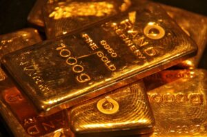 طلای جهانی در نزدیکی پایین‌ترین سطح؛ دلار و اوراق قرضه آمریکا تقویت شدند