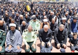 اقامه باشکوه نماز ظهر عاشورا در بیرجند