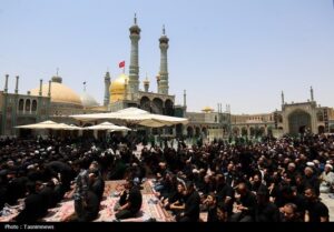 اقامه باشکوه نماز ظهر عاشورا در حرم حضرت معصومه(س)