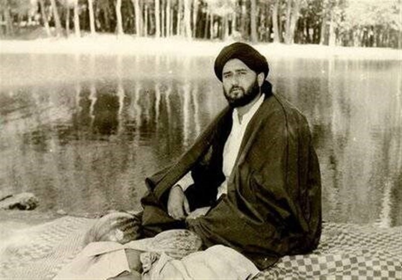 پیاده روی از شهید اربین مصطفی خمینی با پای برهنه