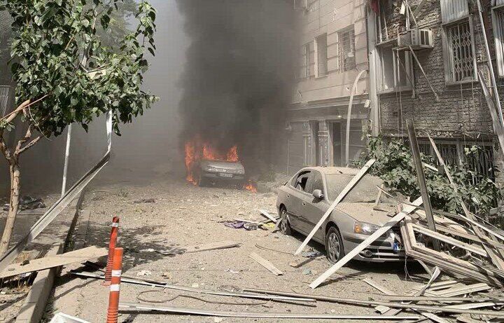 آغاز آواربرداری و نوسازی ساختمان‌های تخریب‌شدۀ جنگ ۱۲ روزه در شرق تهران