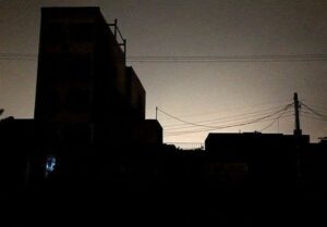 4 -قطع برق در روزهای گرم گلدان/ اینجا عدالت نیست!
