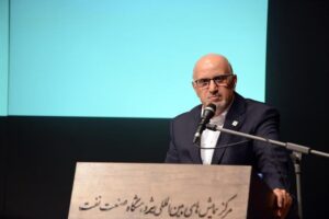 راه اندازی برخی واحدهای پتروشیمی تنها با هدف ویترین سازی استانی و جلب رضایت نمایندگان مجلس