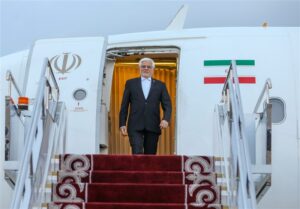 عارف: اقتصاد منطقه می‌تواند مکمل یکدیگر باشد