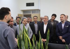 بازدید استاندار خراسان جنوبی از شرکت‌های دانش‌بنیان پارک علم و فناوری
