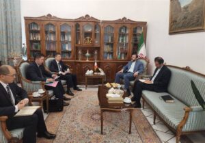 دیدار سفیر چین با غریب آبادی