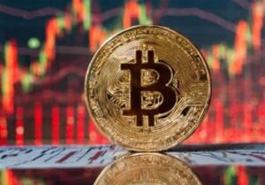 سقوط بیت‌کوین پس از ثبت رکورد 124 هزار دلار