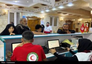 استقرار مرکز هماهنگی عملیات هلال احمر در مرز مهران/ورود اولین اتوبوس آمبولانس حامل مصدومین به کشور