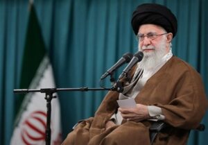 تسلیت امام خامنه‌ای در پی درگذشت استاد محمود فرشچیان