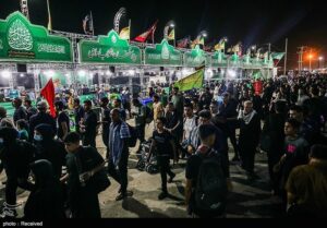 عبور زائران اربعین حسینی از مرز شلمچه