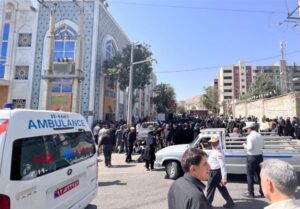 هم‌قدم با عشق، همراه با زائران جامانده اربعین در کردستان