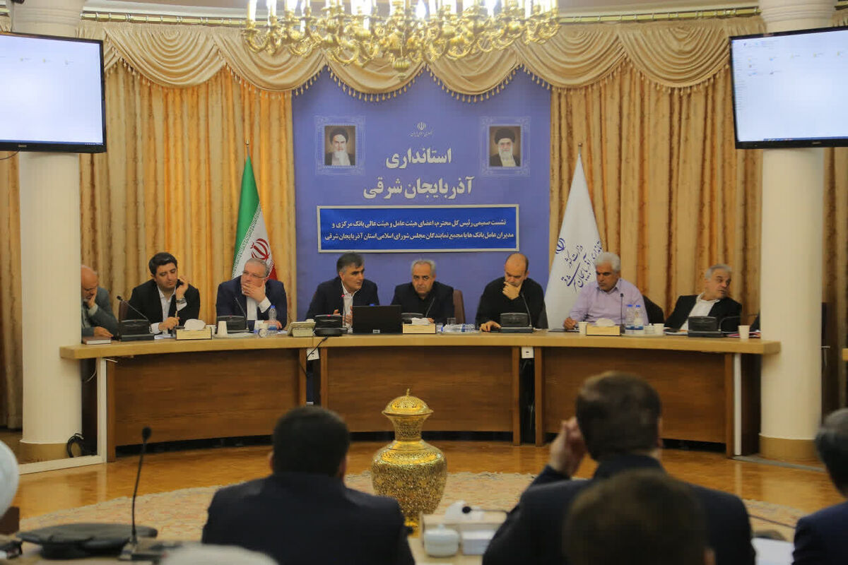 آرامش به بازار ارز بازمی‌گردد| به دنبال افزایش اختیارات استان‌ها در حوزه بانکی هستیم