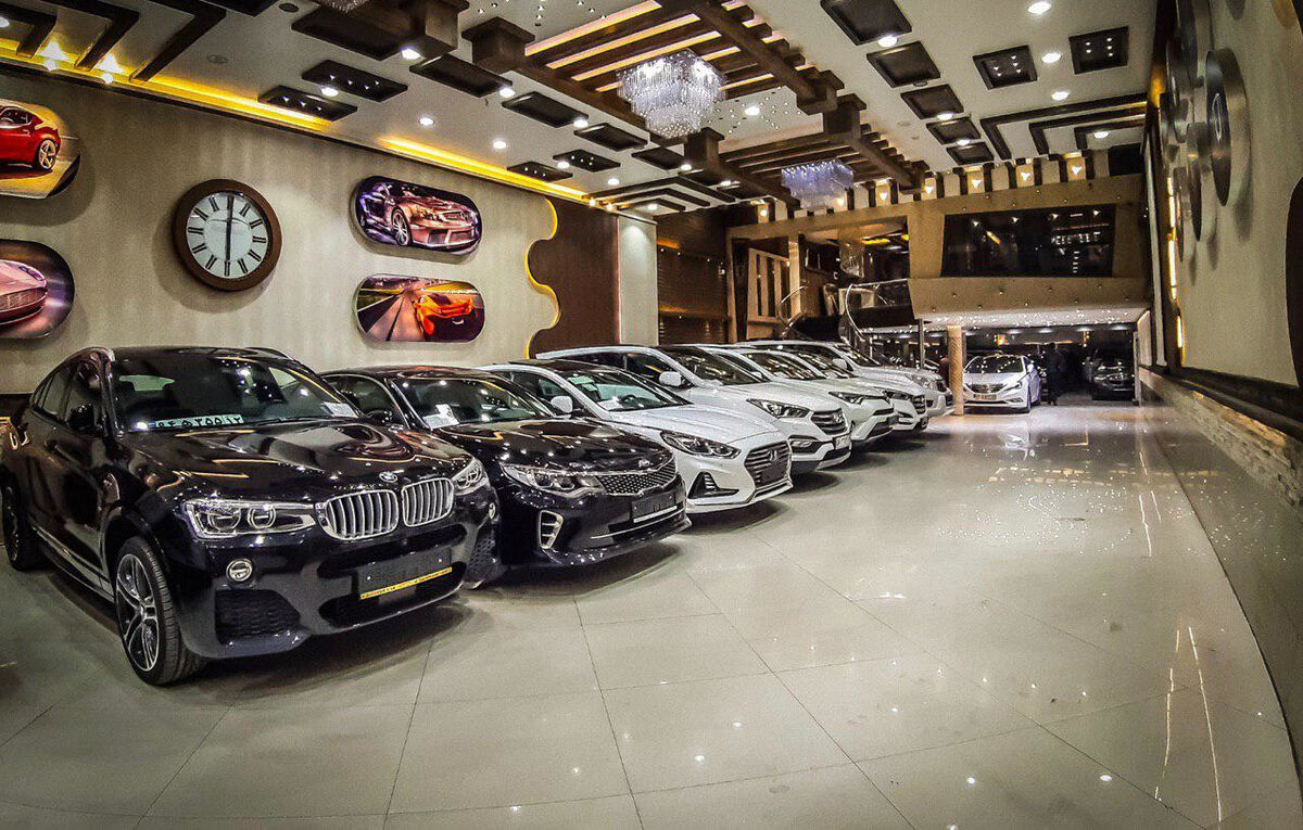 افزایش ۱۰۰ تا ۲۰۰ میلیونی خودروهای وارداتی| آیا مسیر بازار خودرو از بازار ارز جدا شده است؟