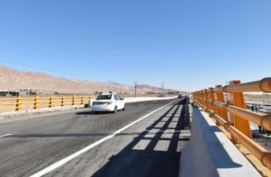 عملیات راه‌سازی در بیش از ۶۰۰ کیلومتر از محورهای مواصلاتی آذربایجان‌غربی