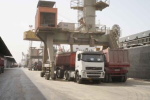 جابجایی بیش از ۷ میلیون تن کالای اساسی از بندر امام خمینی(ره)
