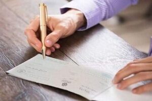 بانک مرکزی ترمز چک‌های بی‌اعتبار را کشید| محدودیت تازه در راه است