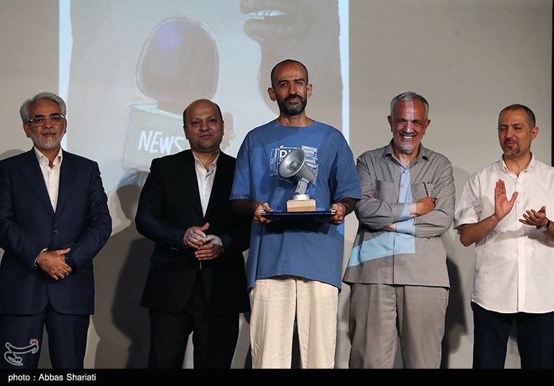 کاریکاتور ، رسانه ، 