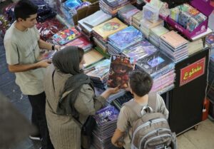 عجله شخصیت های کارتونی غربی به بازار لوازم التحریر/ خلاء نمادهای ایرانی در جای خود است