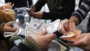 نرخ تعادلی دلار کمتر از ۹۰۰۰۰ است