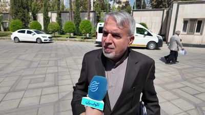 وزیر گردشگری: ما هنوز اشیاء تاریخی را از مخازن حذف نکرده ایم