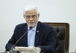 عارف: زمینه بازگشت هنرمندان ایرانی به کشور فراهم شود