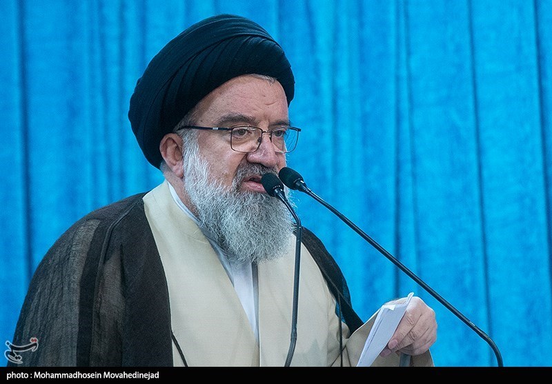 آیت‌الله خاتمی: وحدت زیر پرچم ولایت فقیه، رمز ناکامی تمام توطئه‌های 47 ساله دشمنان بود