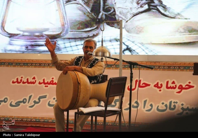آیین معنوی زنگ ایثار و شهادت در گلزار شهدای کرمان