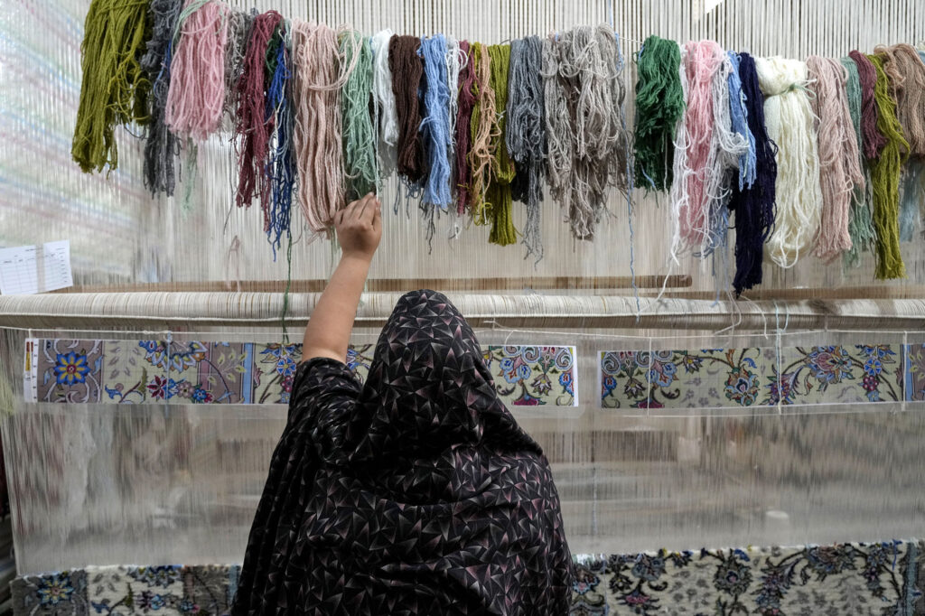 ایران و ازبکستان برای احیای صادرات فرش ایران همکاری می کنند