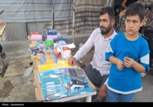 بازار مهرماه در دهدشت بی‌رمق شد؛ والدین نگران، فروشندگان گلایه‌مند+فیلم