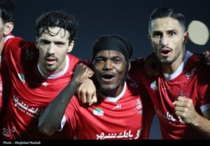 دیدار تیم‌های فوتبال پرسپولیس و فولاد
