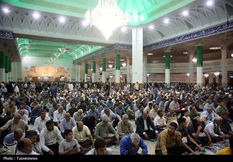 جشن شام میلاد ختم المرسلین و رئیس مذهب شیعه در حرم قم