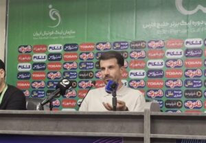 حدادی‌فر‌: نبود VAR به ذوب‌آهن لطمه زد/ چرا بازی را به داور‌ کم‌تجربه سپردند؟