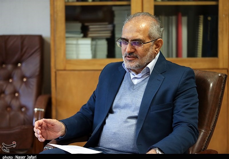 حسینی: کدام ایرانی وطن‌دوستی می‌پذیرد جلوی دشمن‌ خلع سلاح شویم؟