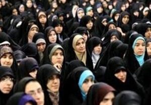 زنان در تربیت نسل‌های انقلابی نقش کلیدی دارند