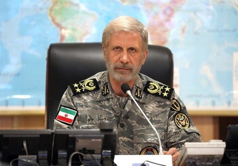 سرلشکر حاتمی: دشمن را زیر نظر داریم/ با هر اشتباه او به شدت برخورد می‌کنیم
