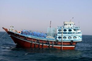 قاچاق دو هزار کارتون کمپوت هلو در بندر لنگه!