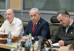 نتانیاهو از عمق پناهگاه وزارت جنگ: ما در چند جبهه مشغول جنگیم