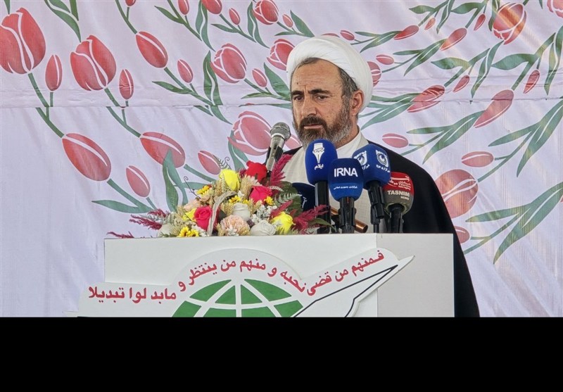 هفته دفاع مقدس سند افتخار ایران اسلامی است