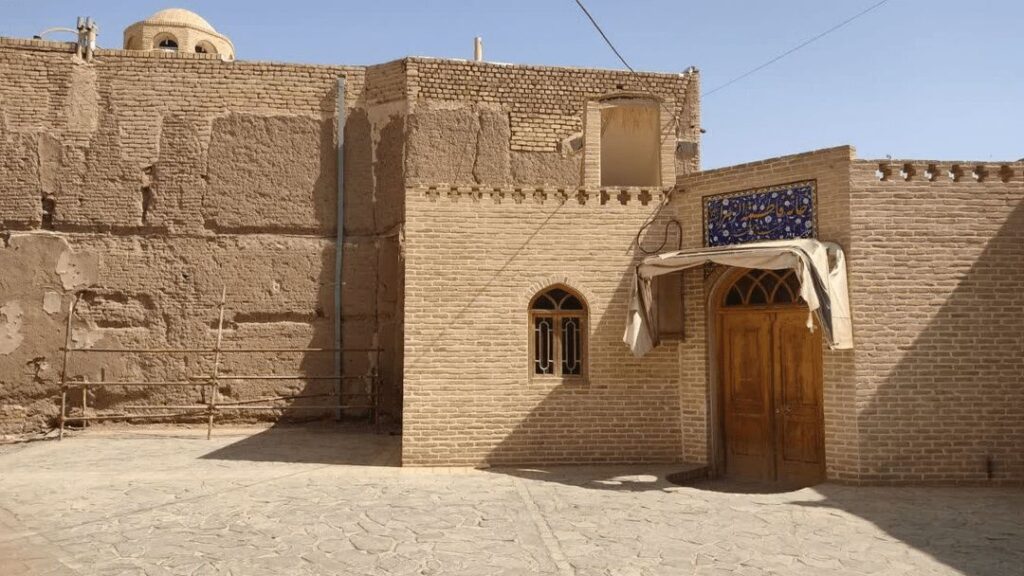 خسارت زمین‌لرزهٔ ۵.۳ ریشتری به بناهای تاریخی زواره