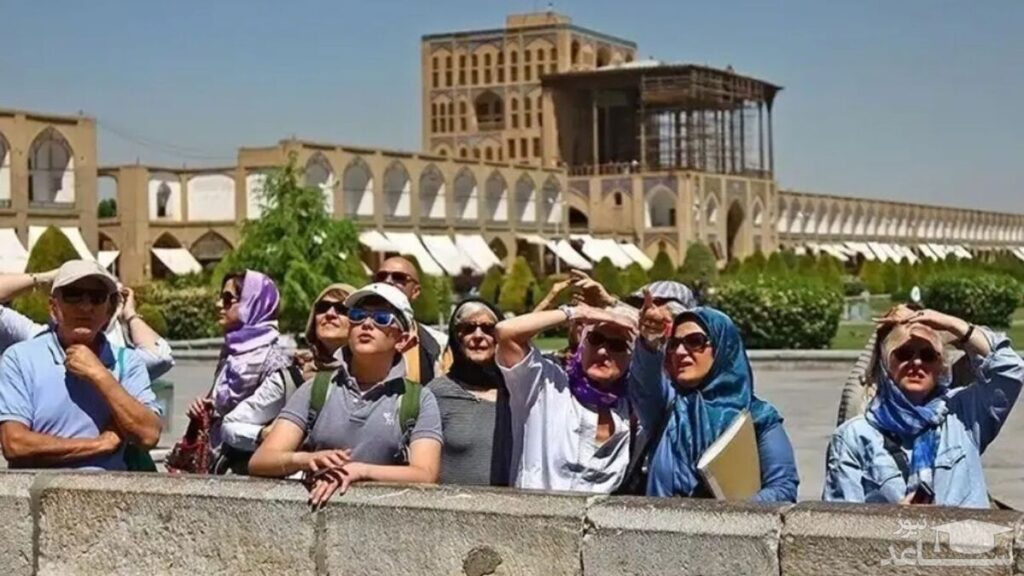 تبدیل دلار گردشگران به ریالی در فرودگاه‌ها