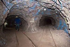 ۶۰۰ کارگاه سنگ تراشی کوچک در انتظار دریافت مواد اولیه کار