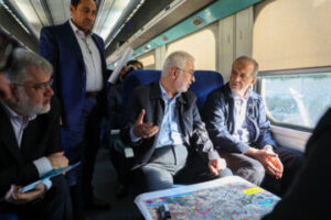 بازدید رئیس‌جمهور از خطوط ریلی حومه تهران