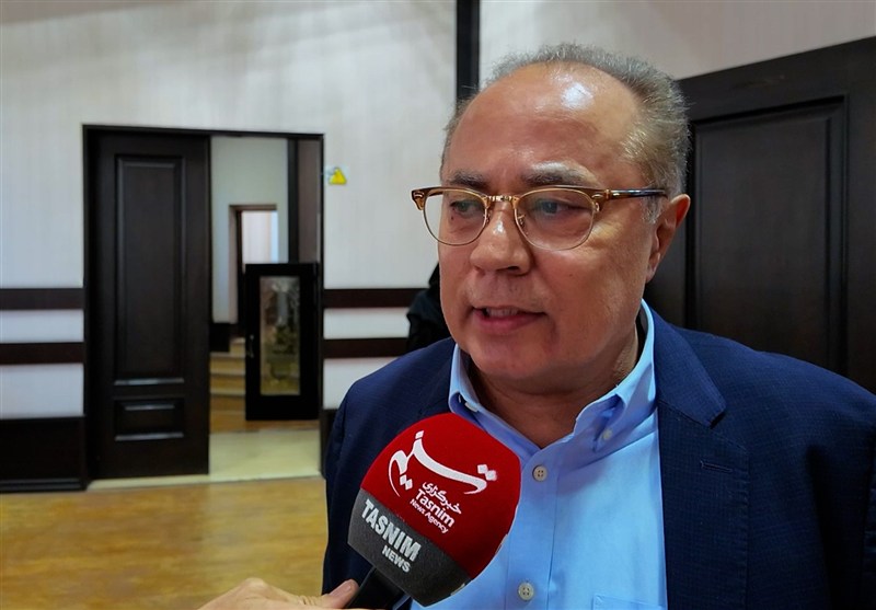 زیر میز بردن پزشکان به دلیل تعرفه های غیرواقعی خدمات پزشکی است!