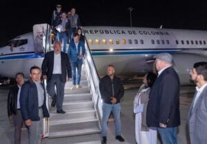 آمریکا از سوخت گیری هواپیمای رئیسجمهور کلمبیا جلوگیری کرد