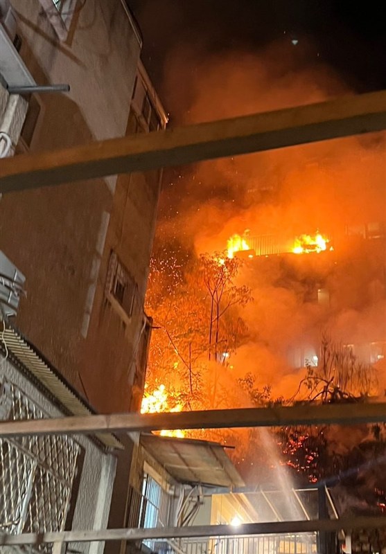 اختلالات برقی و آتشسوزی گسترده چندین ساختمان در شهر بنی باراک رژیم صهیونیستی