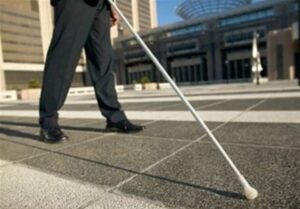 استفاده روشندلان همدان از خدمات اتوبوسرانی رایگان شد