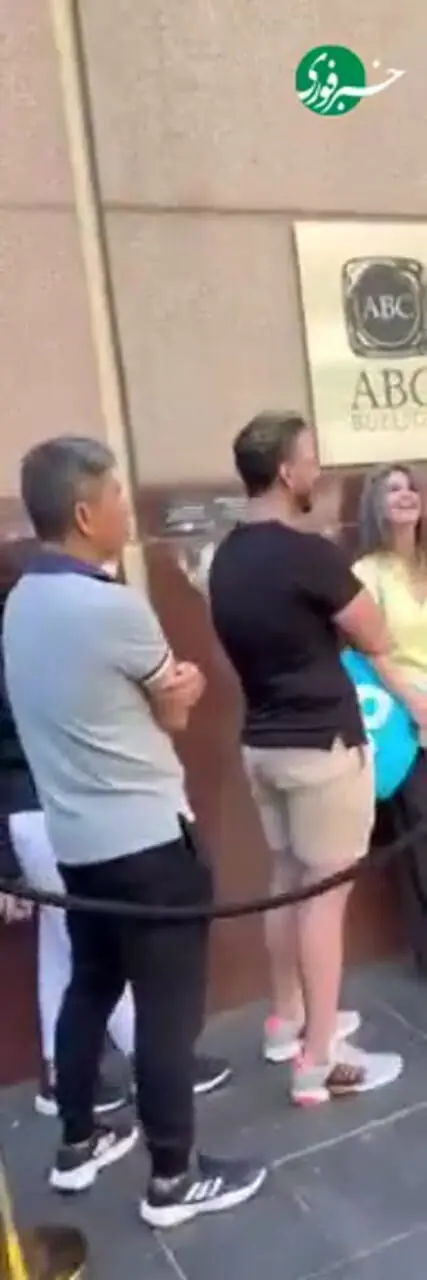 در پی افزایش قیمت اونس/ صف های عجیب برای خرید طلا در استرالیا + فیلم