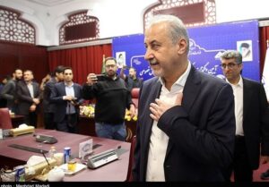 شعار هواداران پرسپولیس علیه درویش و بیرانوند/ نعمتی تشویق شد